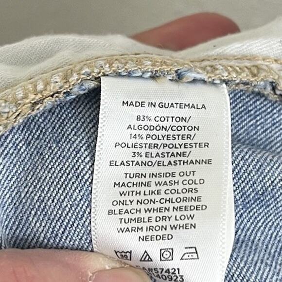 LOFT Curvy Kick Crop Flare Jeans Size 10 30 Light Wash Button Fly Frayed Hem - Picture 6 of 6